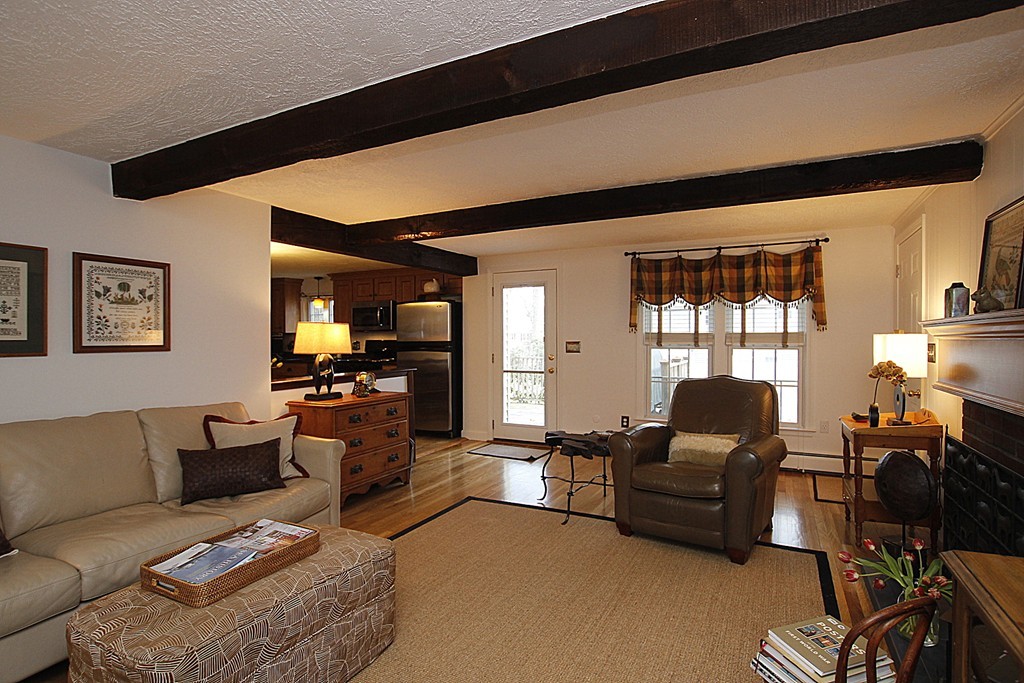 8 Robin Road Milford, MA 01757 - Photo 6 of 17 Gallery Image 6