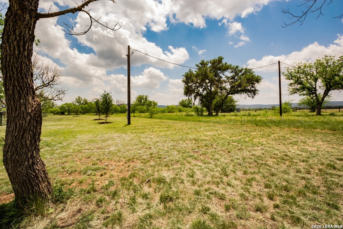 2657 West Sabinal Road Utopia, TX 78884 - Photo 25 of 35