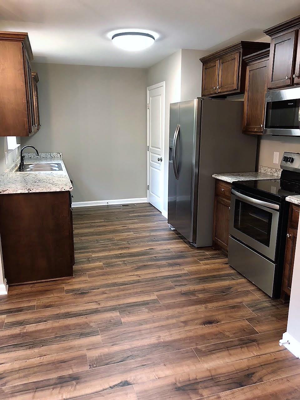 214 East 4th Avenue Springfield, TN 37172 - Photo 5 of 16 Stainless steel appliances in Kitchen