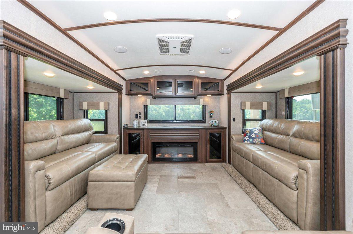 9 Boo Boo Boulevard Falling Waters, WV 25419 - Photo 4 of 72