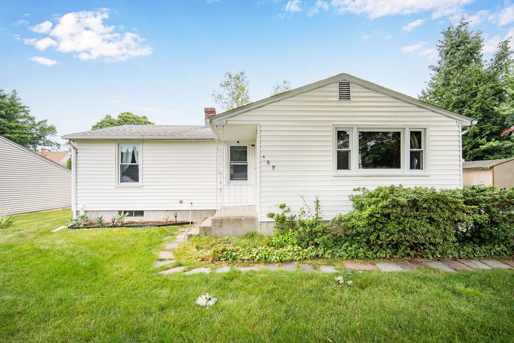 152 Silvin Road Chicopee, MA 01013 - Photo 2 of 36 Gallery Image 2