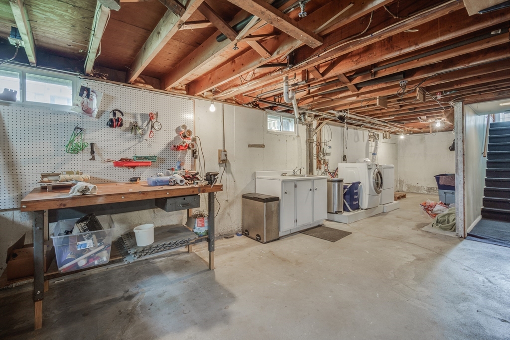 152 Silvin Road Chicopee, MA 01013 - Photo 35 of 36 Gallery Image 35
