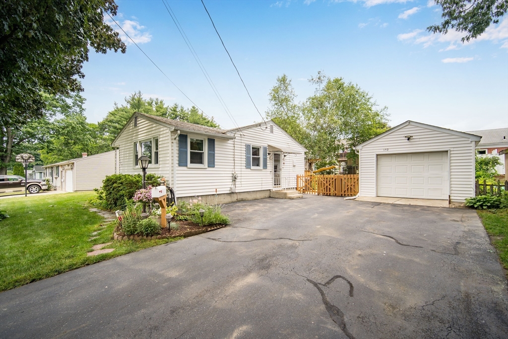 152 Silvin Road Chicopee, MA 01013 - Photo 4 of 36 Gallery Image 4