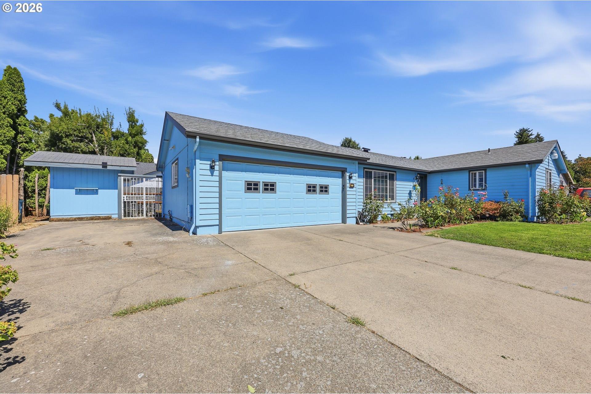 632 Nicholas Drive Springfield, OR 97477 - Photo 3 of 40 Gallery Image 3