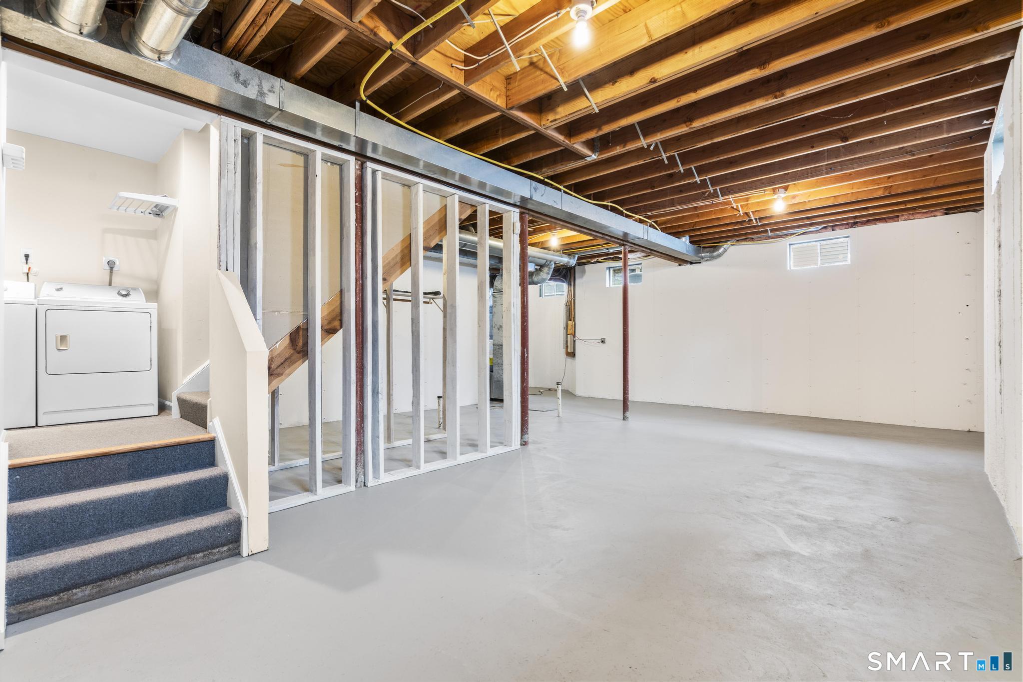 168 Colonial Road, Unit 6 Stamford, CT 06906 - Photo 26 of 41 a view of an empty room