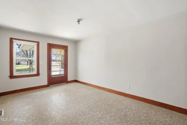 $215,000 | 1501 Eatonville Road, Hattiesburg, MS 39401