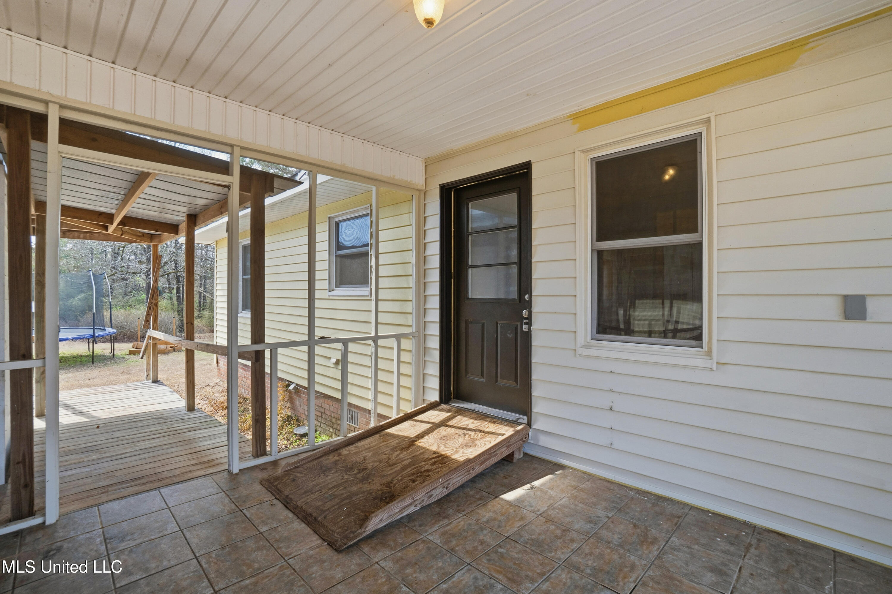 1501 Eatonville Road Hattiesburg, MS 39401 - Photo 5 of 38 1501_Eatonville_Rd-26