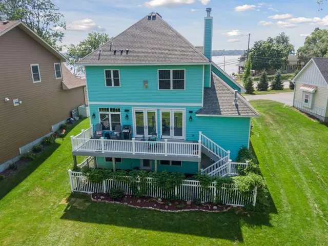 $869,000 | 5782 Bartlett Boulevard, Mound, MN 55364