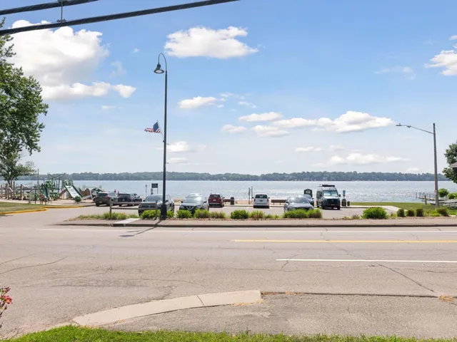 $869,000 | 5782 Bartlett Boulevard, Mound, MN 55364