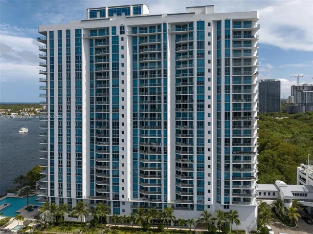 $1,099,000 | 17111 Biscayne Boulevard, Unit 207, North Miami Beach, FL 33160