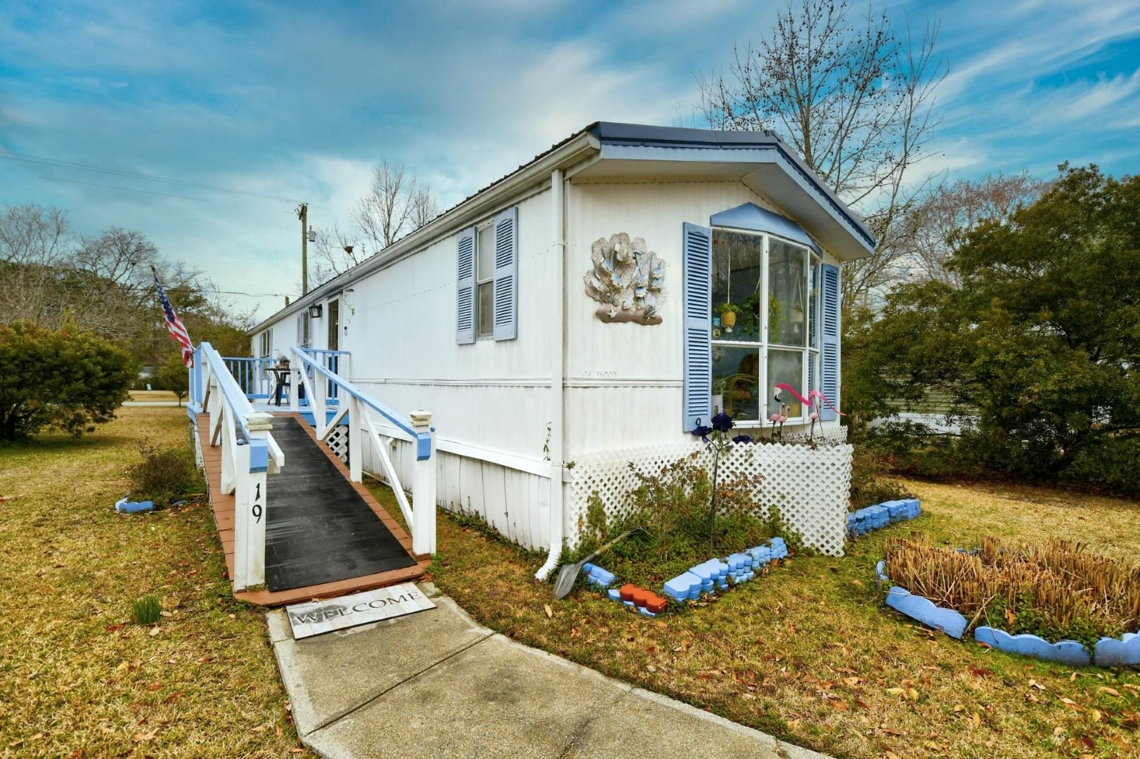 19 Crooked Island Circle Murrells Inlet, SC 29576 - Photo 1 of 42