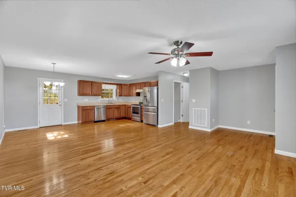 $2,500 | 1125 Faye Street, Unit 11, Kingsport, TN 37660