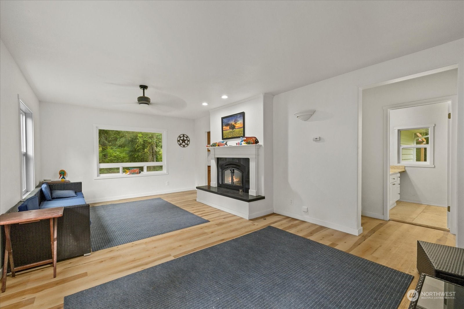 9908 Upper Preston Road Southeast Issaquah, WA 98027 - Photo 12 of 26 Gallery Image 12