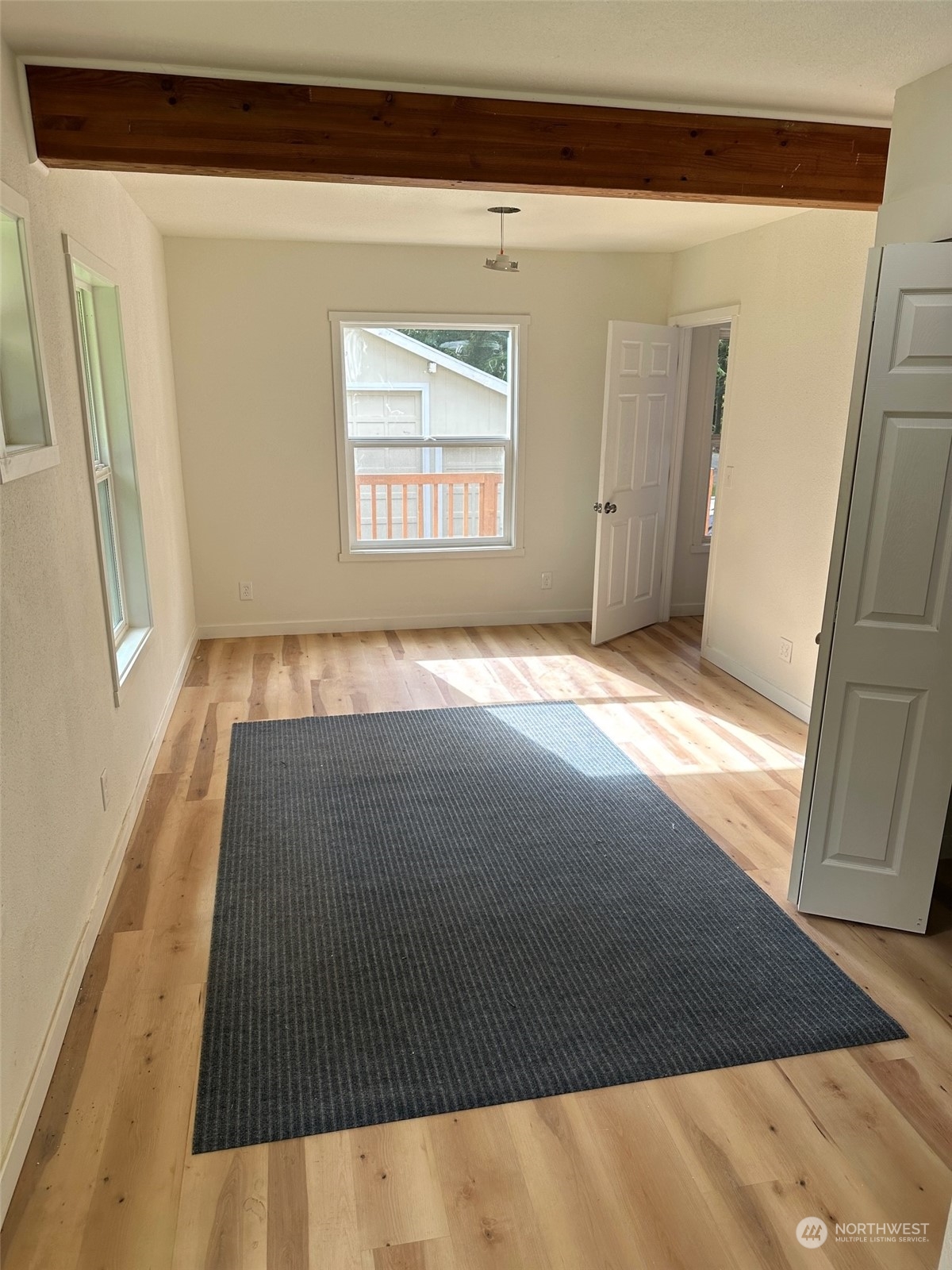 9908 Upper Preston Road Southeast Issaquah, WA 98027 - Photo 15 of 26 Gallery Image 15