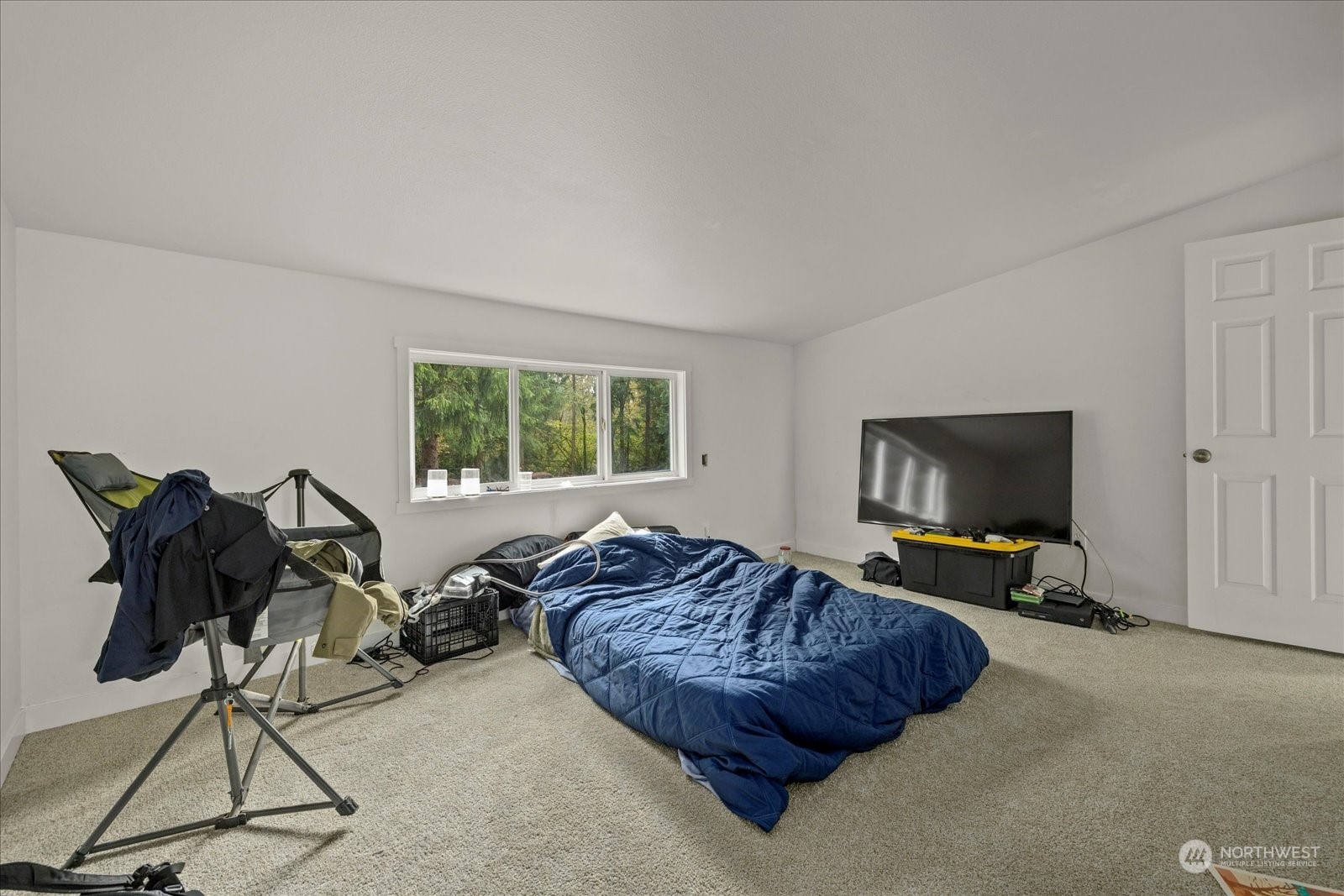 9908 Upper Preston Road Southeast Issaquah, WA 98027 - Photo 17 of 26 Gallery Image 17