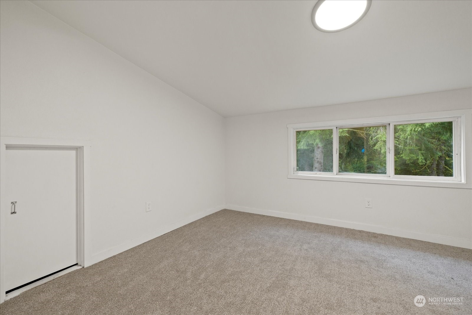 9908 Upper Preston Road Southeast Issaquah, WA 98027 - Photo 19 of 26 Gallery Image 19