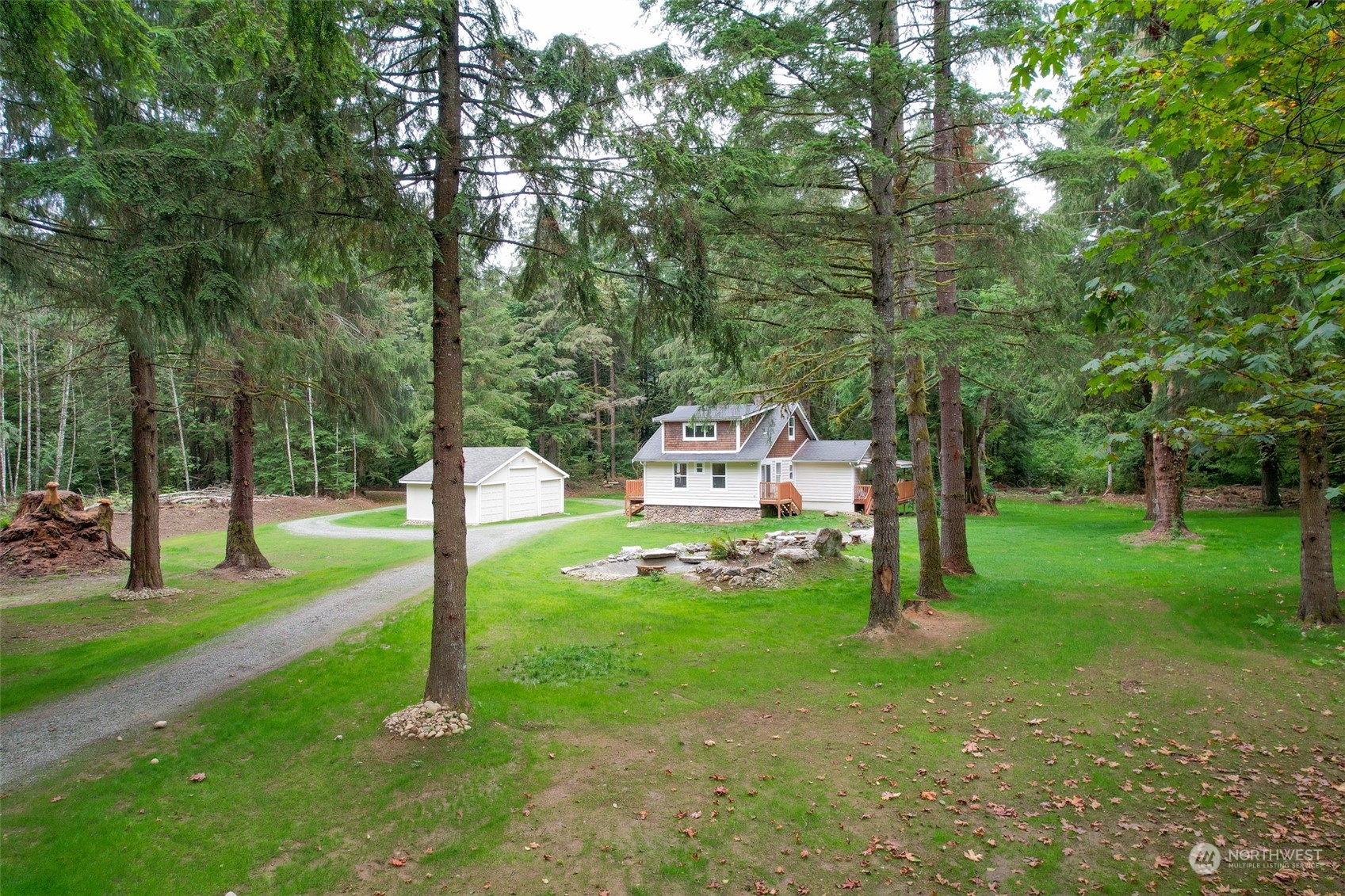9908 Upper Preston Road Southeast Issaquah, WA 98027 - Photo 4 of 26 Gallery Image 4