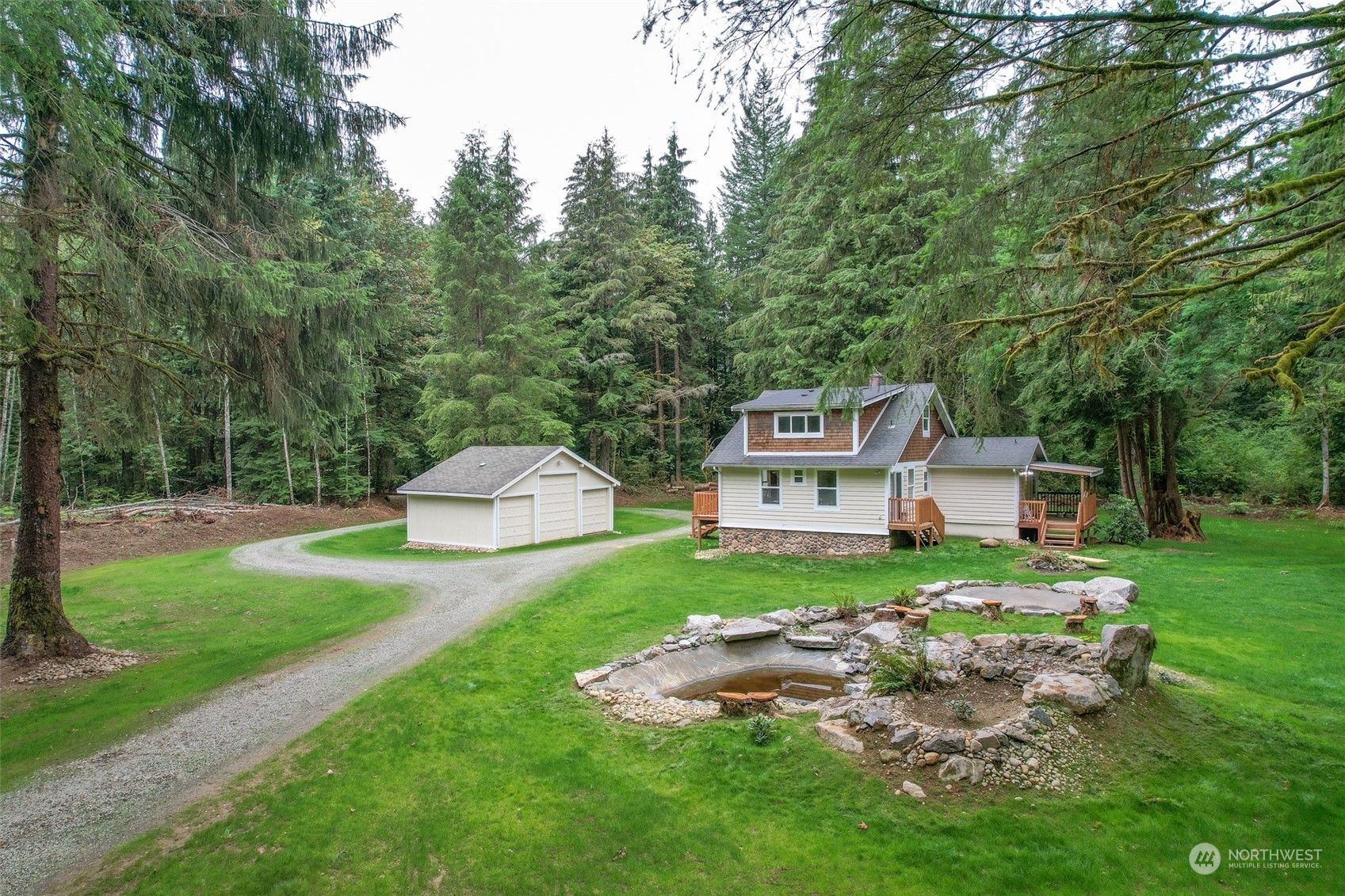 9908 Upper Preston Road Southeast Issaquah, WA 98027 - Photo 5 of 26 Gallery Image 5