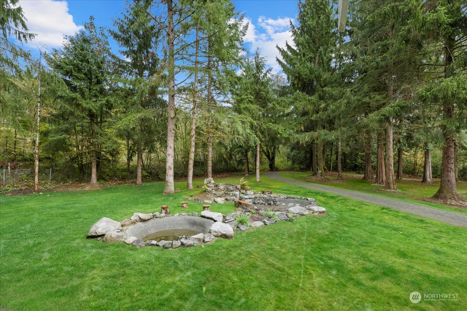 9908 Upper Preston Road Southeast Issaquah, WA 98027 - Photo 6 of 26 Gallery Image 6