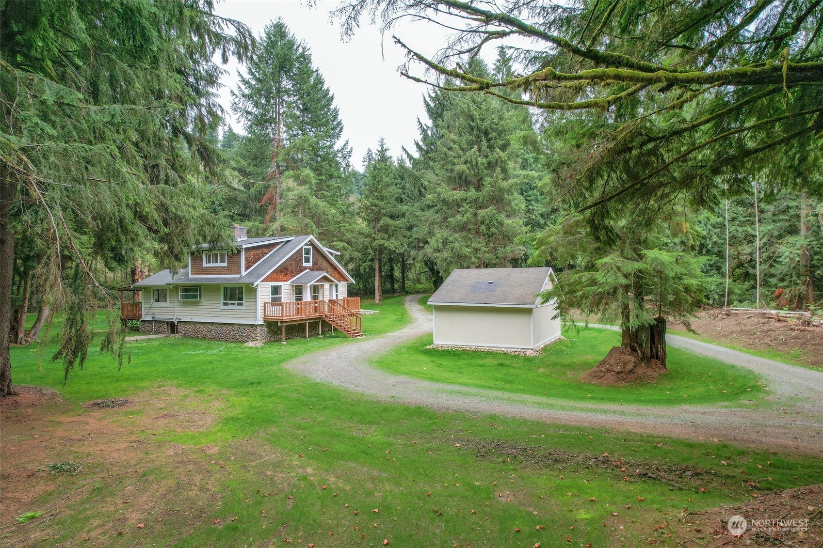 9908 Upper Preston Road Southeast Issaquah, WA 98027 - Photo 8 of 26 Gallery Image 8