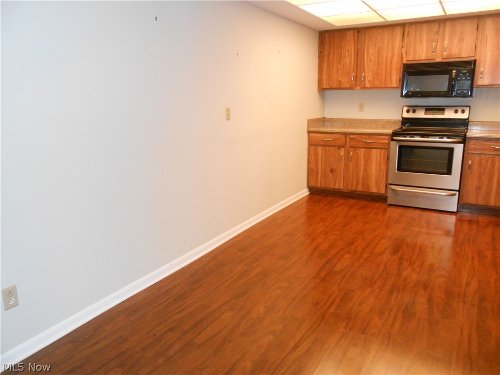 22962 Maple Ridge Road, Unit 101 North Olmsted, OH 44070 - Photo 9 of 22 Gallery Image 9