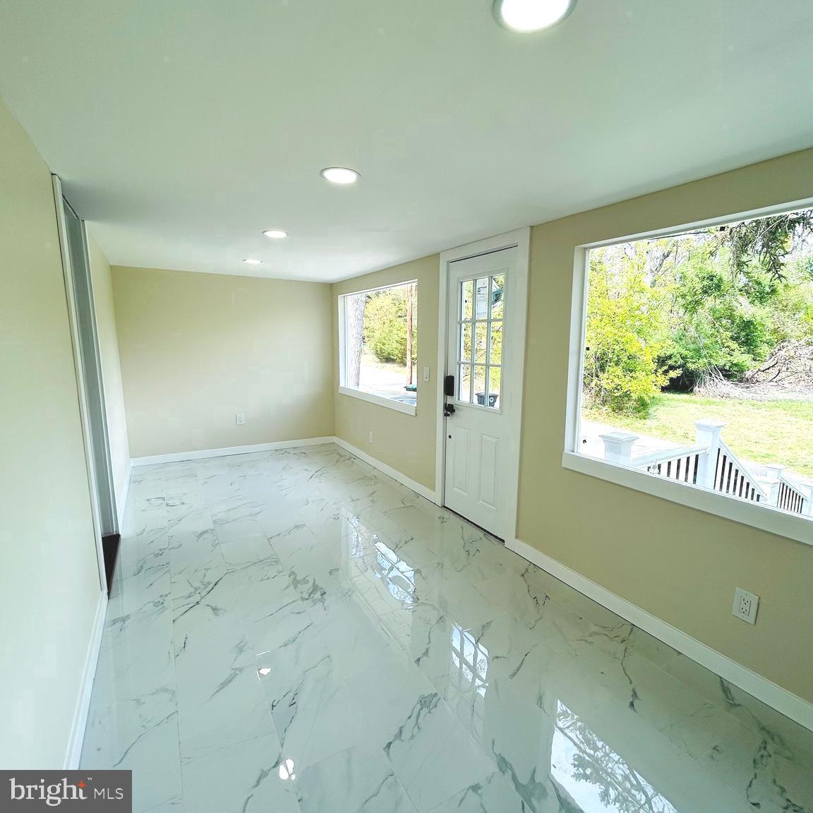 352 Roosevelt Avenue Lindenwold, NJ 08021 - Photo 7 of 33 enclosed porch