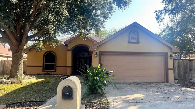 a front view of house with yard