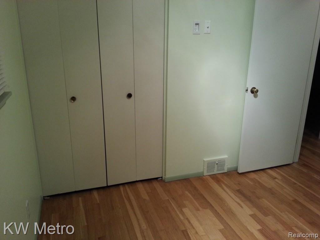 33992 Dequindre Road Sterling Heights, MI 48310 - Photo 34 of 36 12-8-13 chris phone 822.jpg