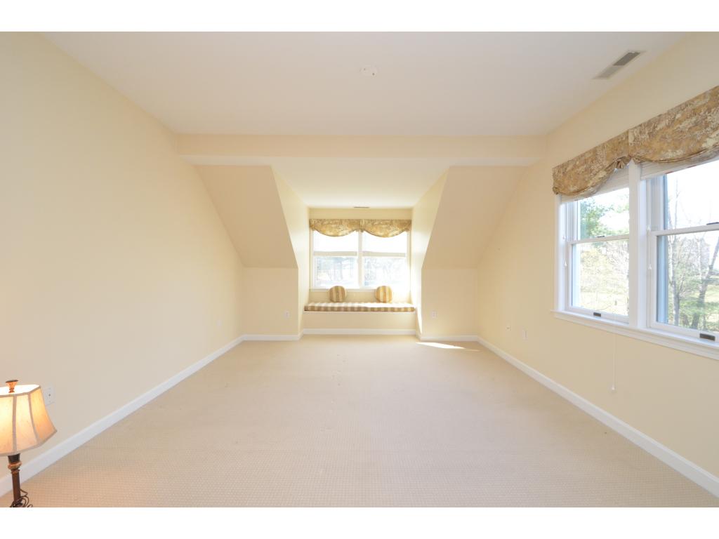127 Hawthorne Road, Unit 405 Nashua, NH 03062 - Photo 15 of 29 Gallery Image 15