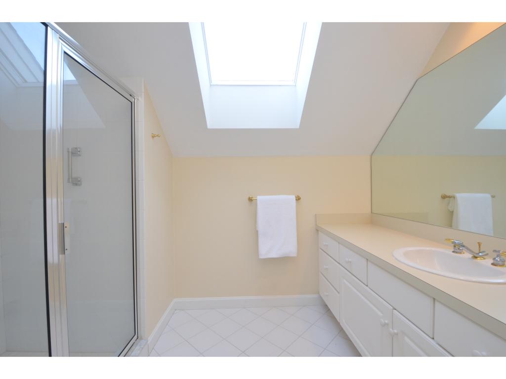127 Hawthorne Road, Unit 405 Nashua, NH 03062 - Photo 17 of 29 Gallery Image 17