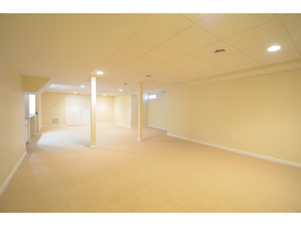 127 Hawthorne Road, Unit 405 Nashua, NH 03062 - Photo 25 of 29 Gallery Image 25