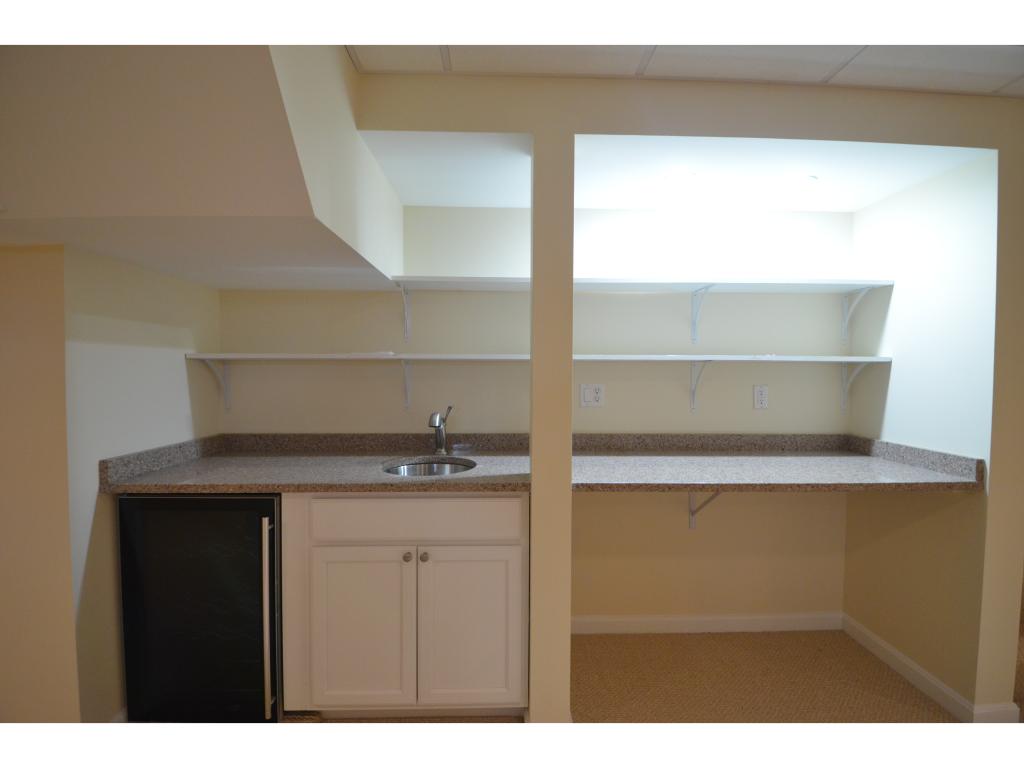 127 Hawthorne Road, Unit 405 Nashua, NH 03062 - Photo 27 of 29 Gallery Image 27