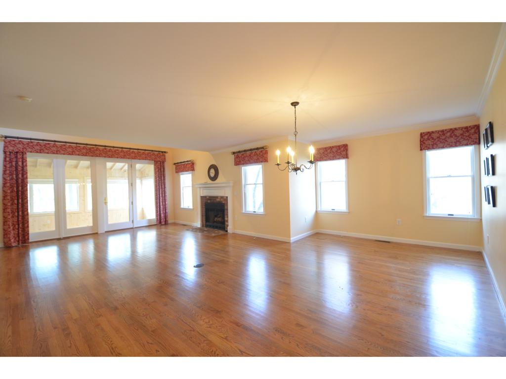 127 Hawthorne Road, Unit 405 Nashua, NH 03062 - Photo 4 of 29 Gallery Image 4