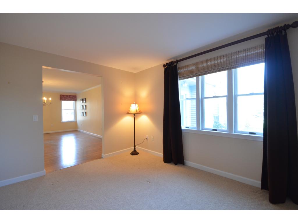 127 Hawthorne Road, Unit 405 Nashua, NH 03062 - Photo 8 of 29 Gallery Image 8