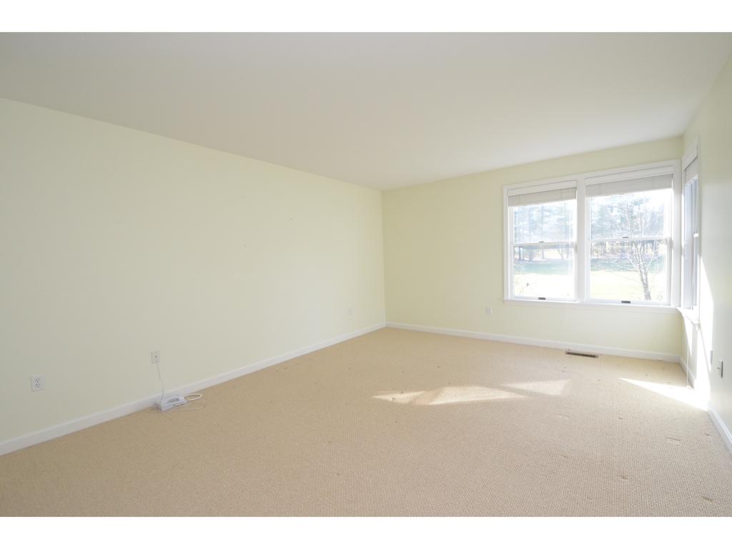 127 Hawthorne Road, Unit 405 Nashua, NH 03062 - Photo 9 of 29 Gallery Image 9