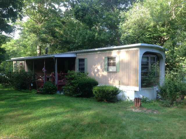 98 Evergreen Park Clinton, CT 06413 - Photo 1 of 1 Exterior Front.