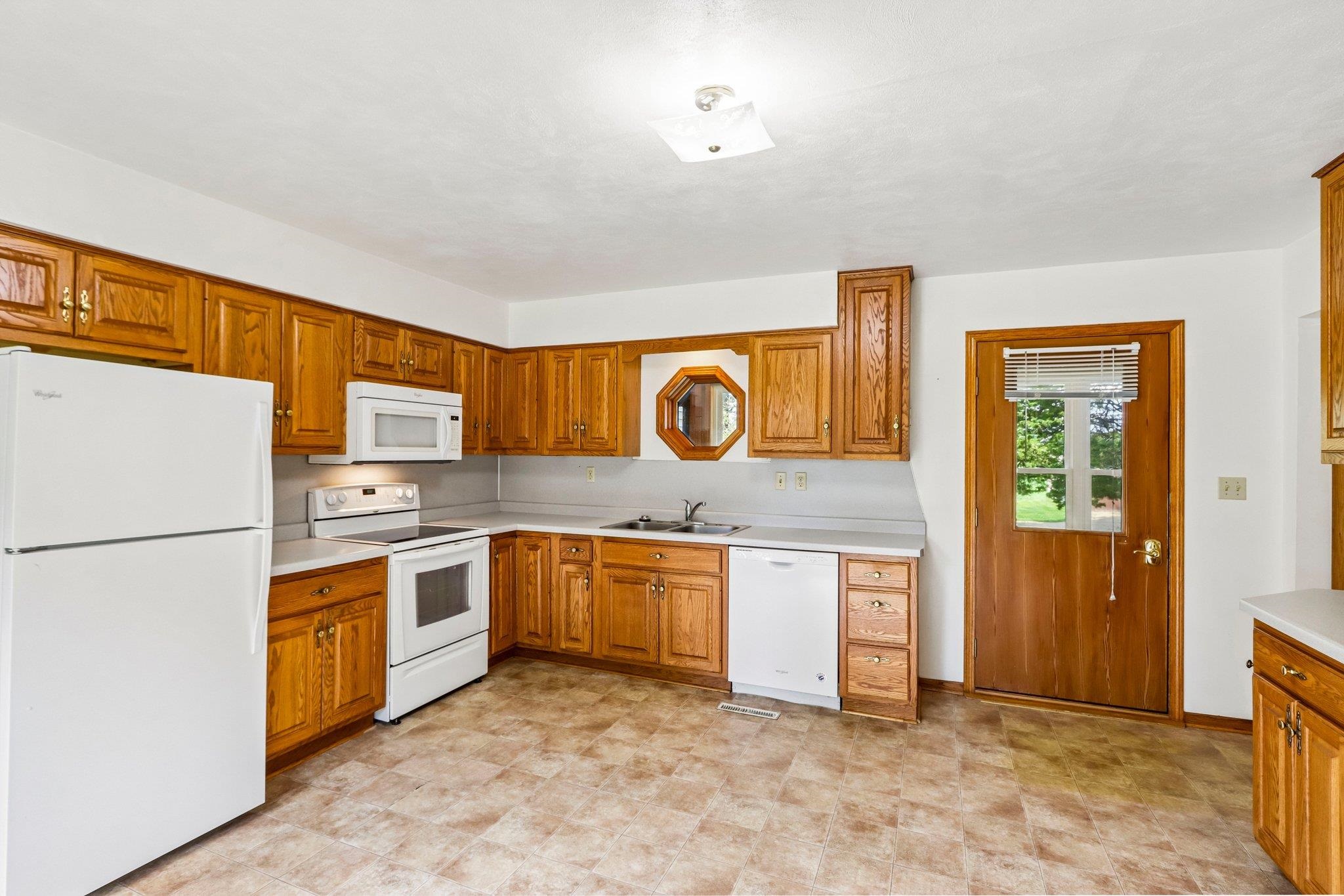 W5440 Halverson Poynette, WI 53955 - Photo 25 of 78