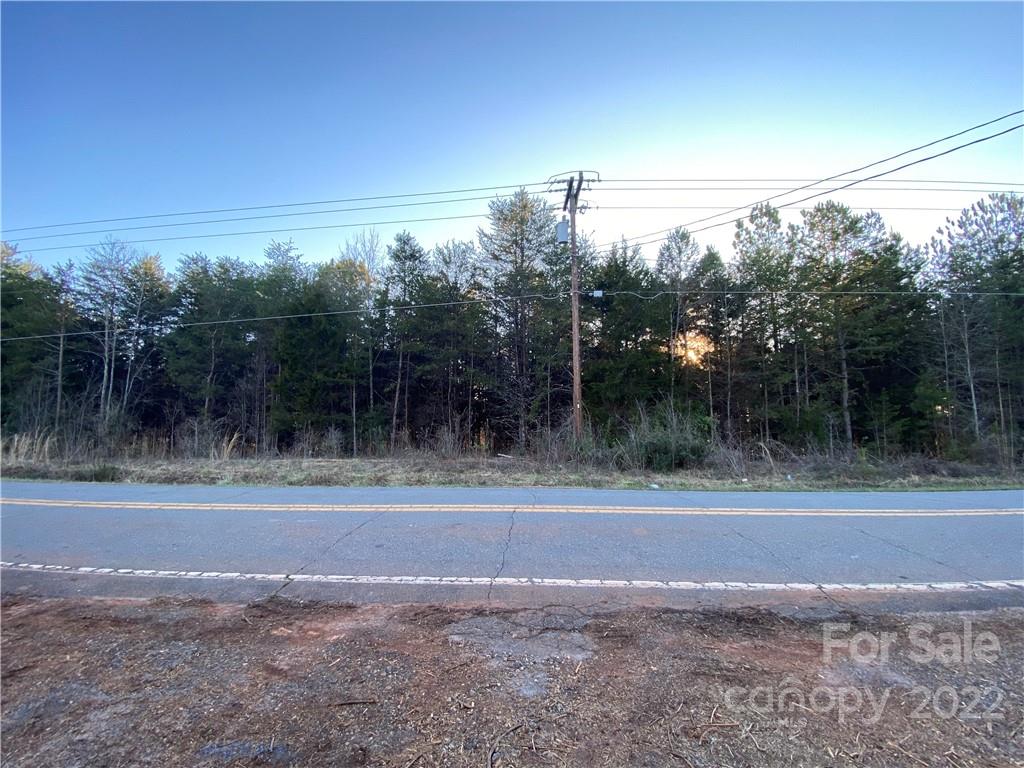 914 Highway 221 Rutherfordton, NC 28139 - Photo 3 of 48 Gallery Image 3