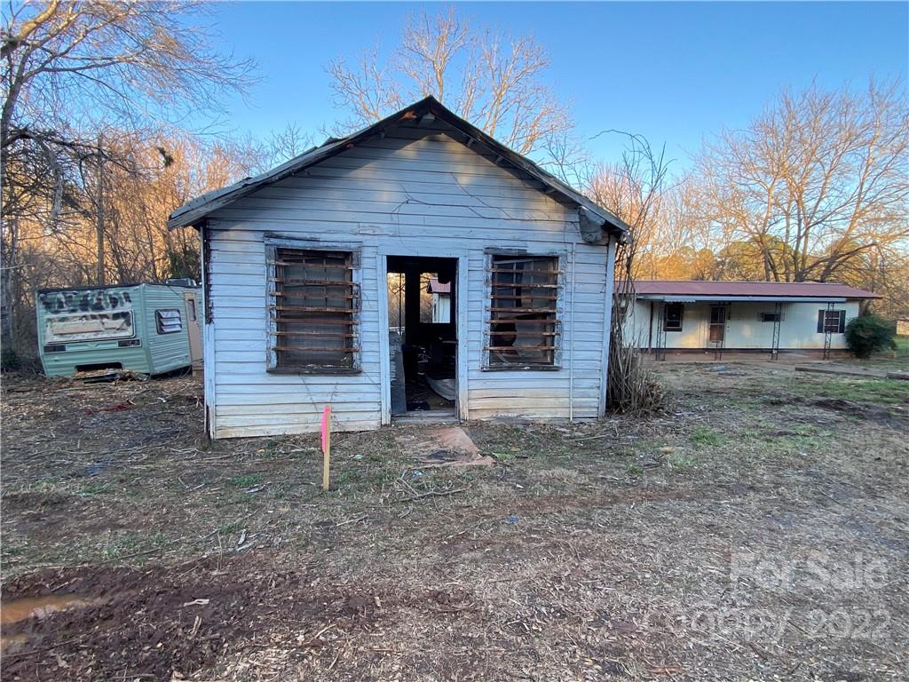 914 Highway 221 Rutherfordton, NC 28139 - Photo 4 of 48 Gallery Image 4