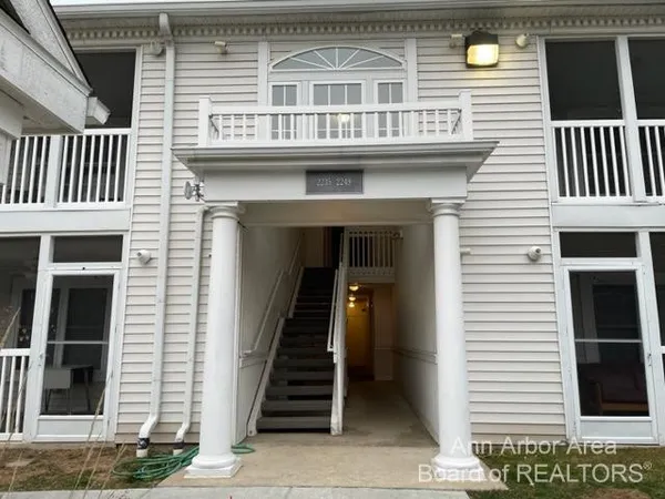 $2,100 | 2245 South Main Street, Ann Arbor, MI 48103