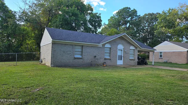 $164,900 | 6265 Foxbriar Drive, Horn Lake, MS 38637