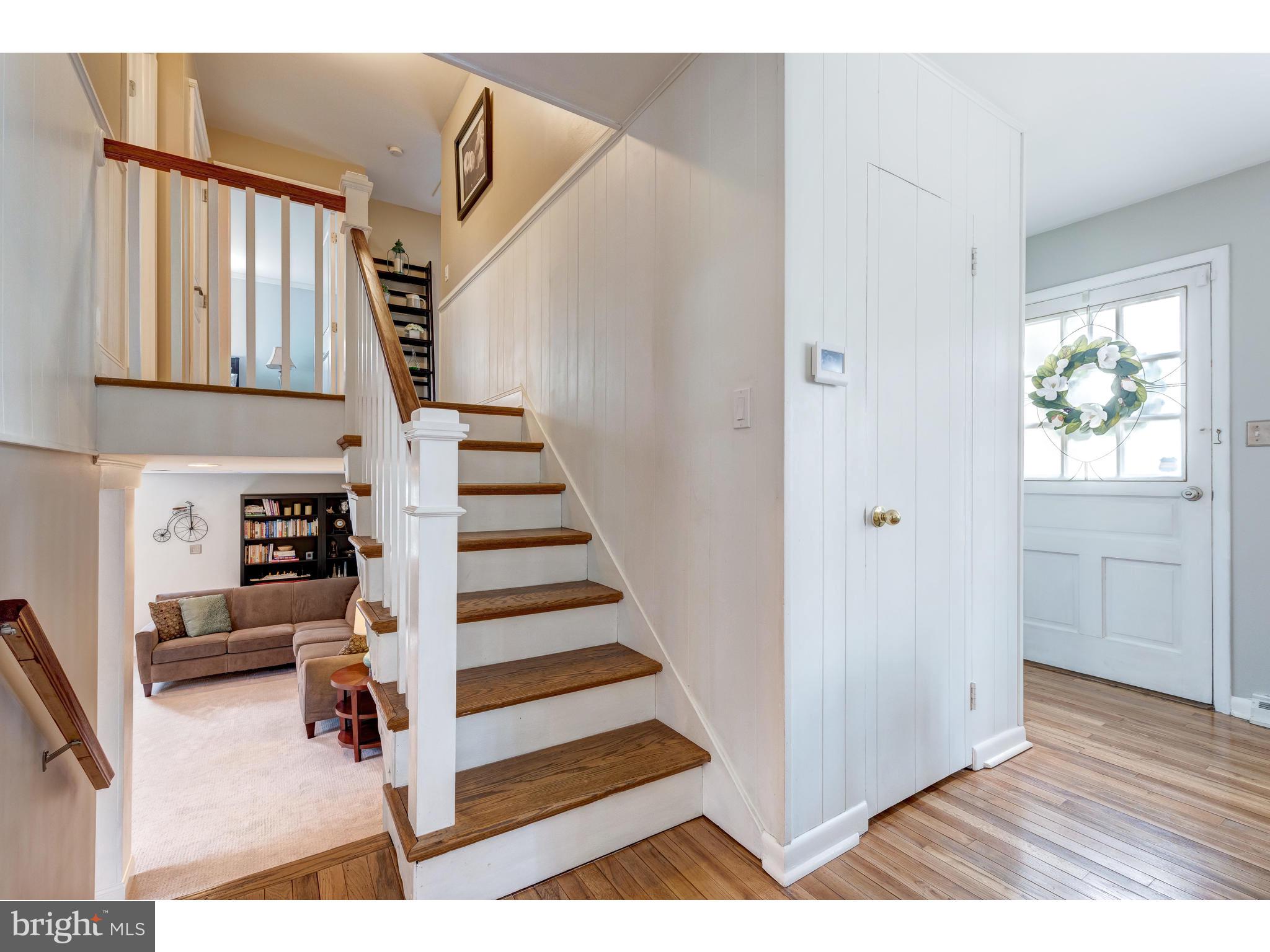 870 Taylor Road Downingtown, PA 19335 - Photo 15 of 24 Stairwell