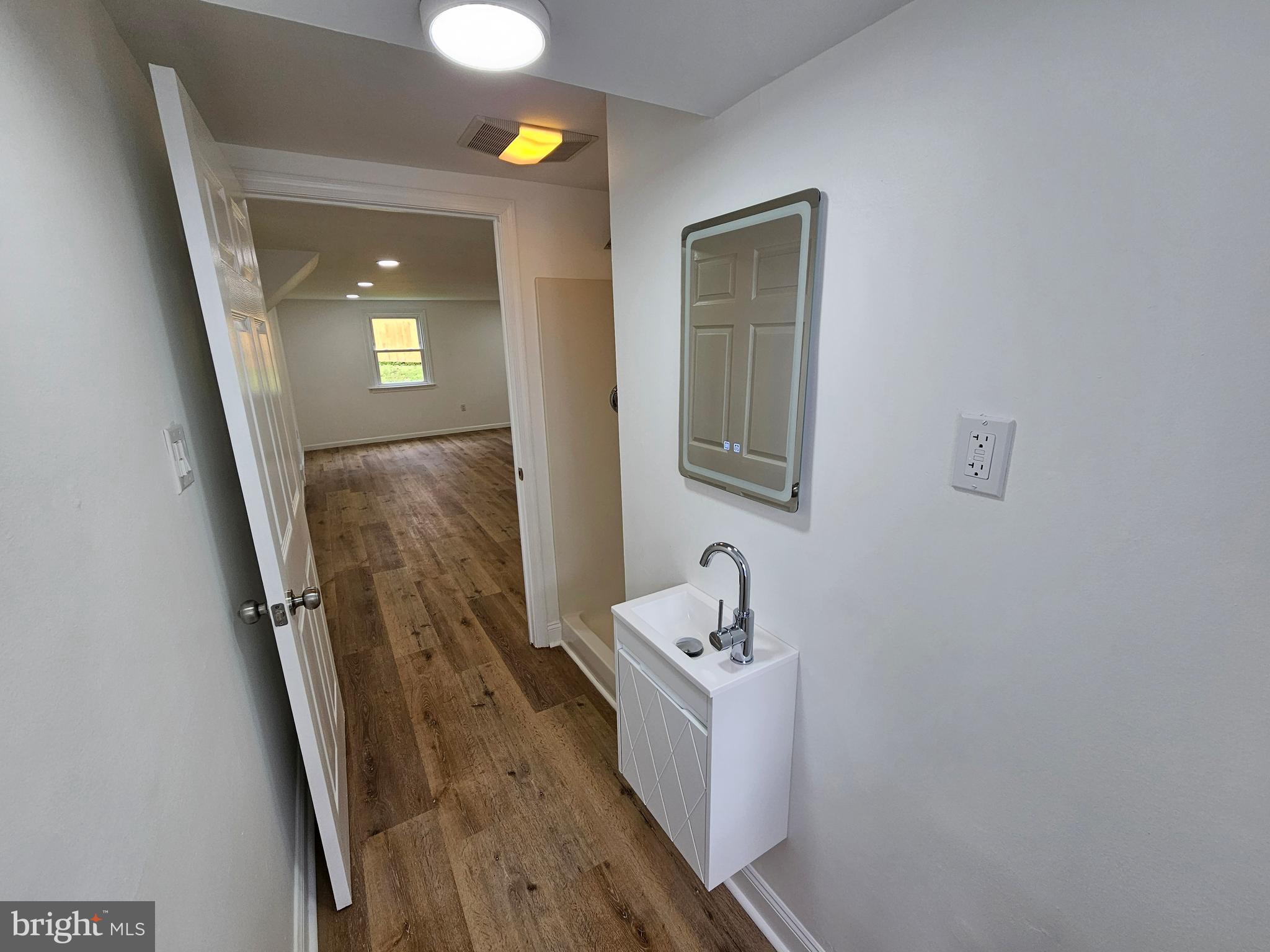 2921 Senak Road Abington, PA 19001 - Photo 32 of 68