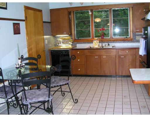 9 Trinity Road Marblehead, MA 01945 - Photo 5 of 10 Gallery Image 5