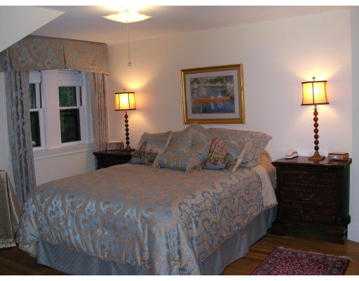 9 Trinity Road Marblehead, MA 01945 - Photo 7 of 10 Gallery Image 7