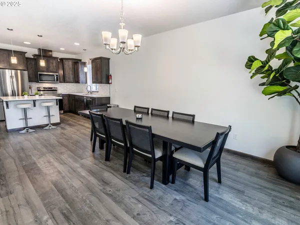 $924,500 | 33495 Cape Kiwanda Drive, Pacific City, OR 97135