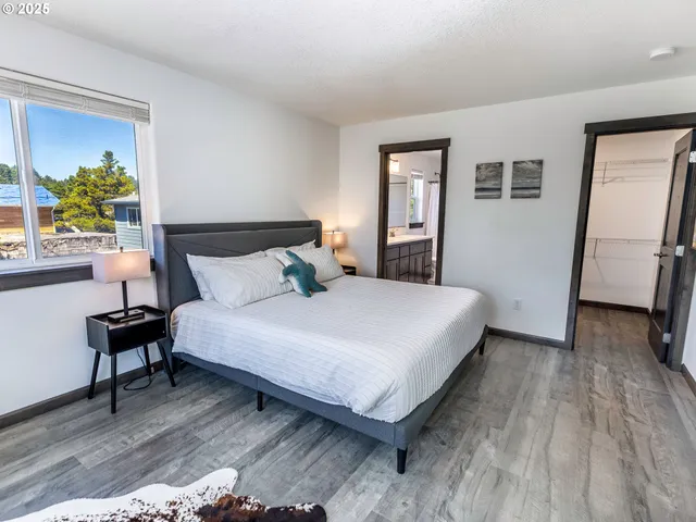 $949,000 | 33495 Cape Kiwanda Drive, Pacific City, OR 97135