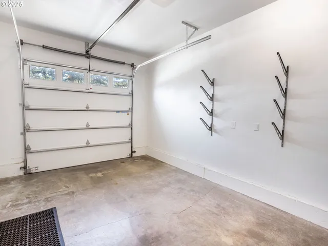 $949,000 | 33495 Cape Kiwanda Drive, Pacific City, OR 97135