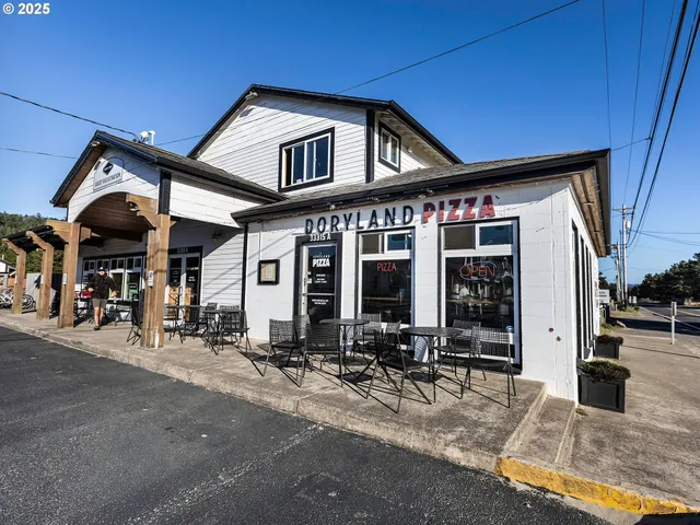 $949,000 | 33495 Cape Kiwanda Drive, Pacific City, OR 97135