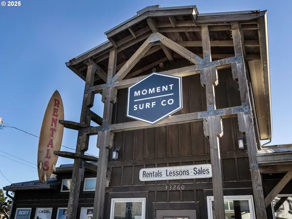 $924,500 | 33495 Cape Kiwanda Drive, Pacific City, OR 97135